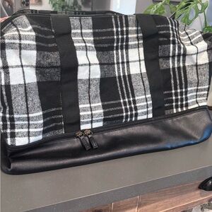 *NEW* Black & White Plaid Weekender Duffel Bag NWOT